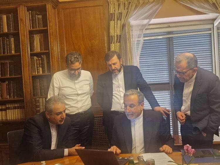برای نخستین بار تصاویری از مذاکرات ایران و آمریکا در رم منتشر شد