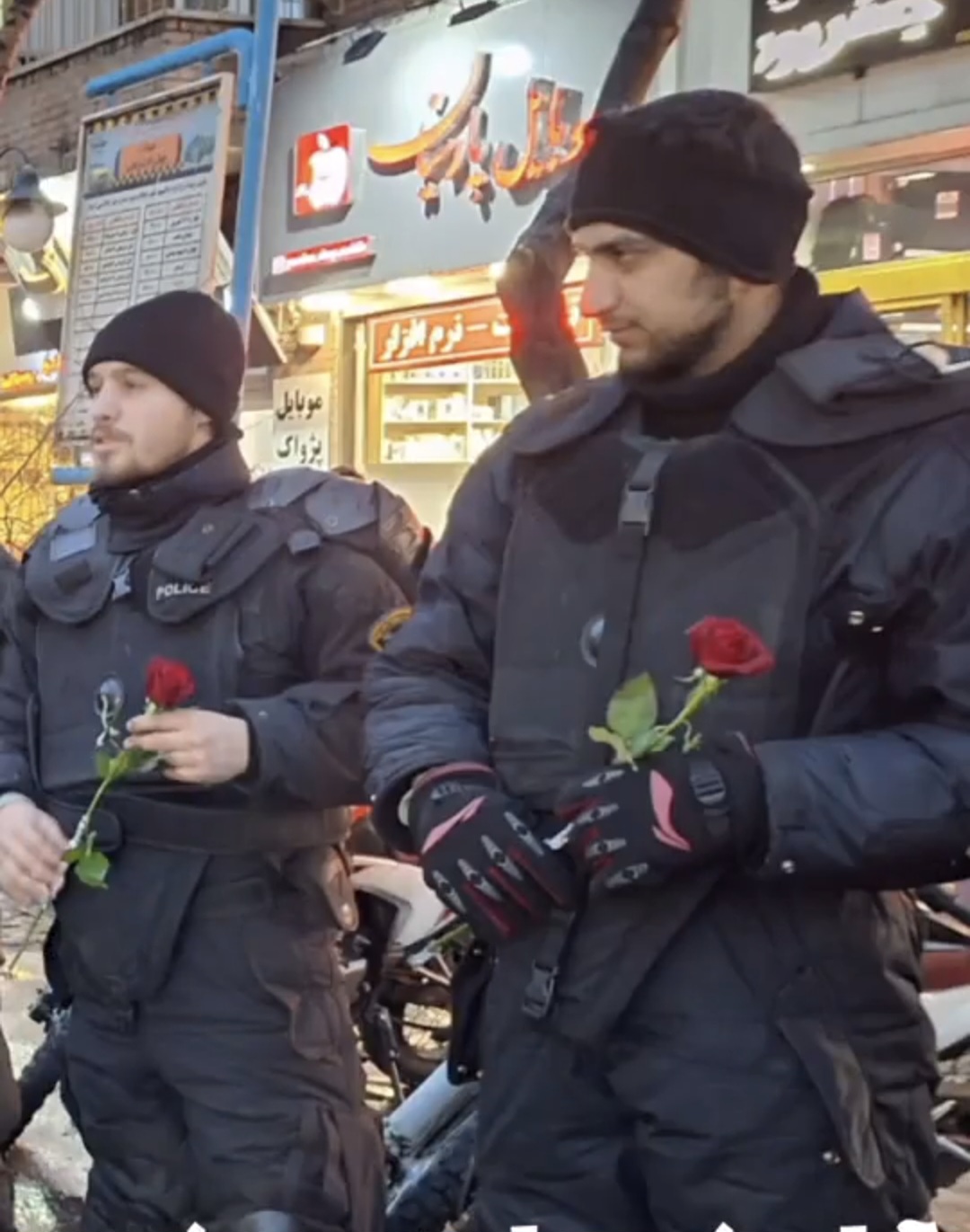 رُز بر زره؛ وقتی دعایِ مادر «سهمِ دیده‌بانانِ گمنام» می‌شود