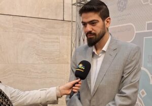 فرزند شهید آل‌هاشم: جای پدرم خالیست