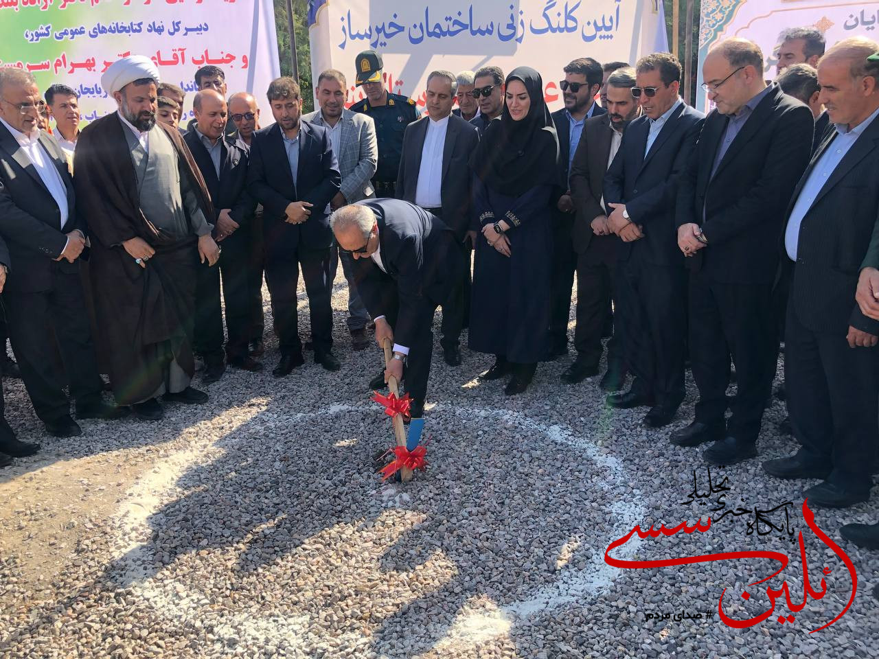 کلنگ احداث کتابخانه مرکزی بناب به زمین زده شد